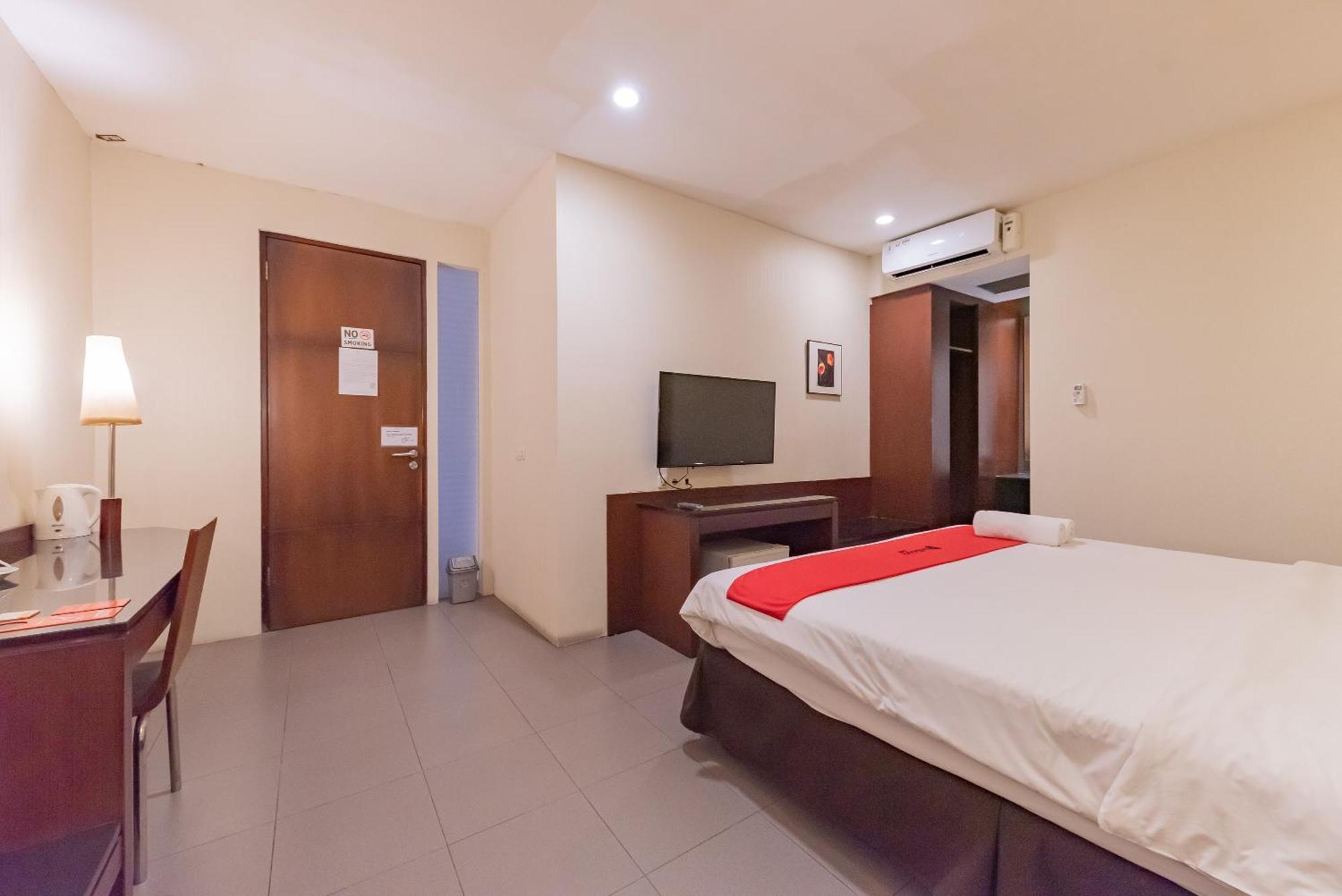 Reddoorz Plus @ Cipaganti Street 3 Bandung Exterior photo