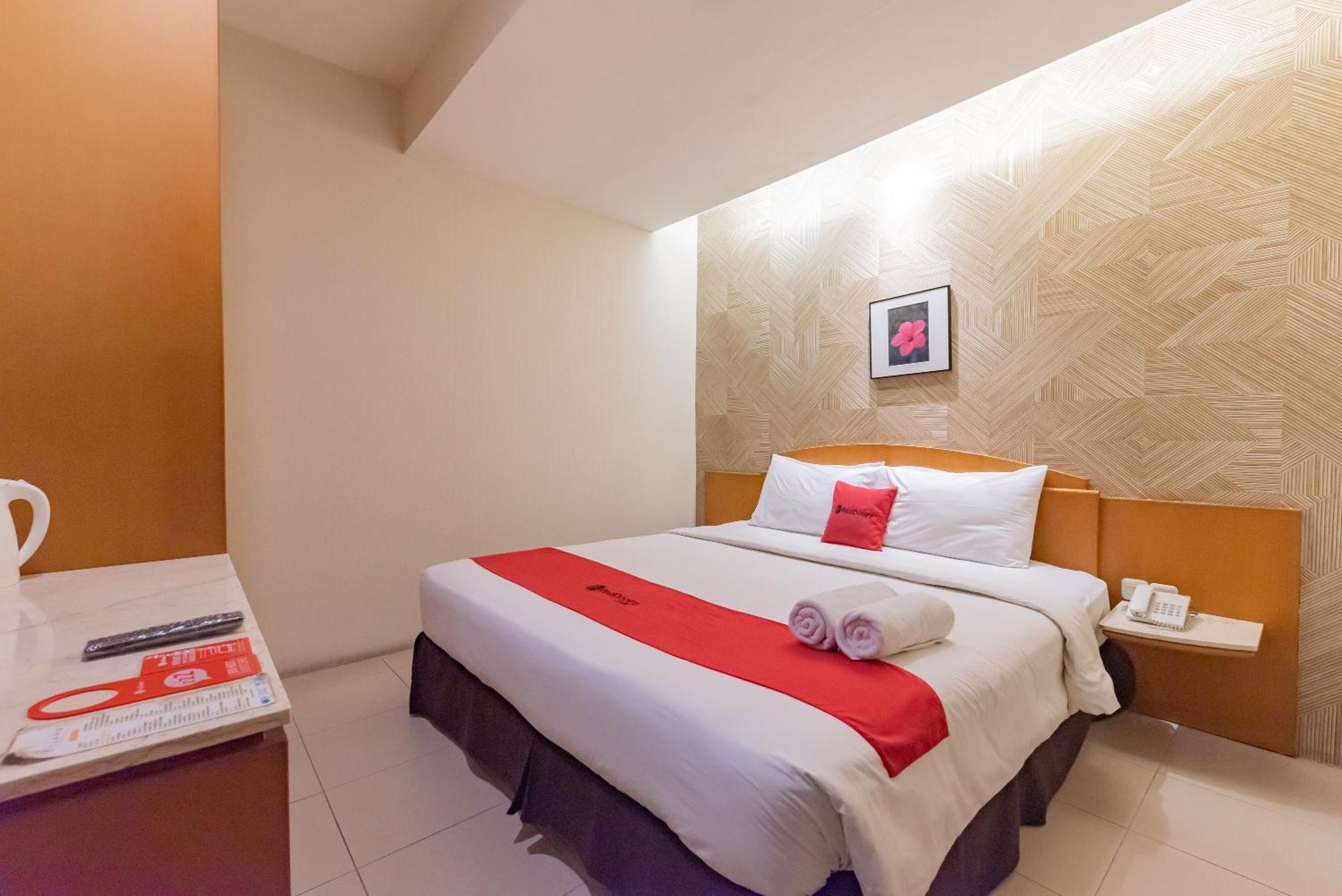 Reddoorz Plus @ Cipaganti Street 3 Bandung Exterior photo