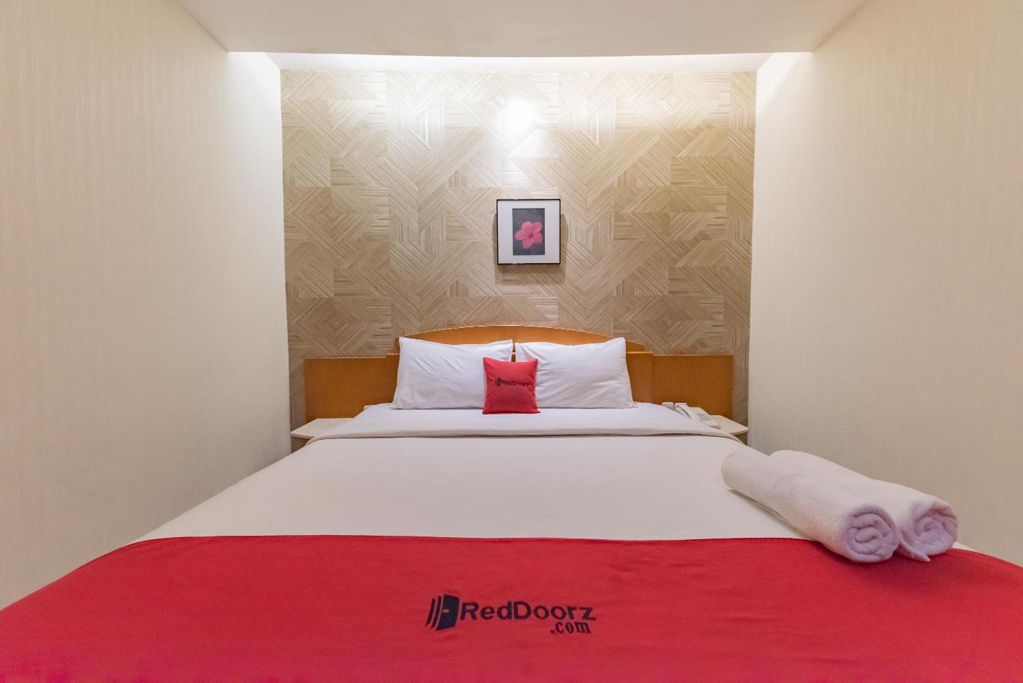 Reddoorz Plus @ Cipaganti Street 3 Bandung Exterior photo