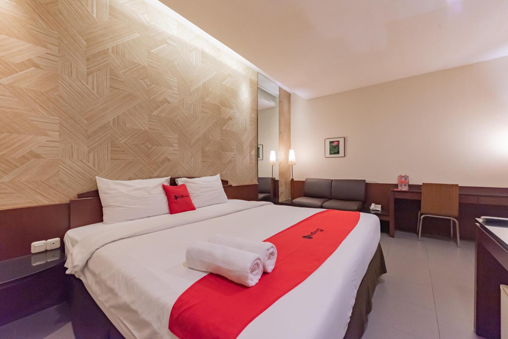 Reddoorz Plus @ Cipaganti Street 3 Bandung Exterior photo
