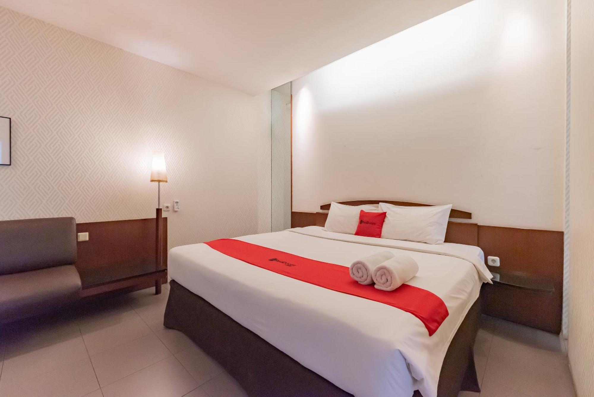 Reddoorz Plus @ Cipaganti Street 3 Bandung Exterior photo