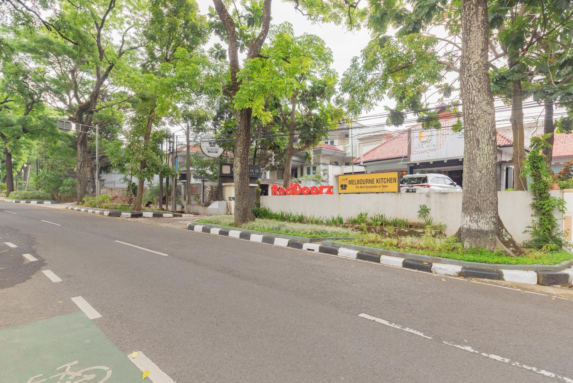 Reddoorz Plus @ Cipaganti Street 3 Bandung Exterior photo