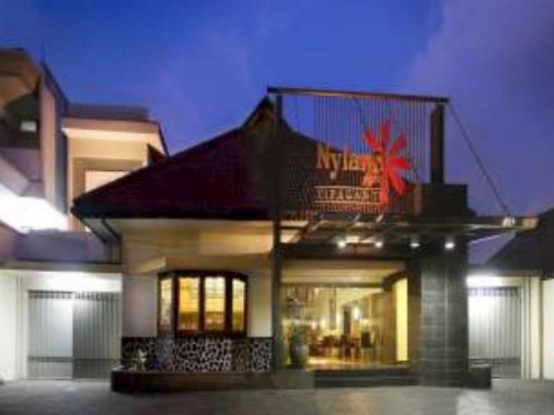 Reddoorz Plus @ Cipaganti Street 3 Bandung Exterior photo
