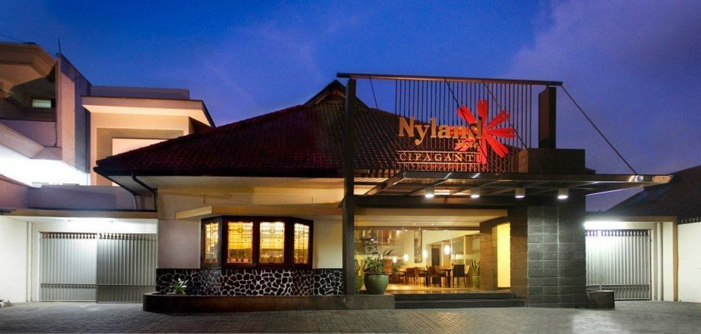 Reddoorz Plus @ Cipaganti Street 3 Bandung Exterior photo